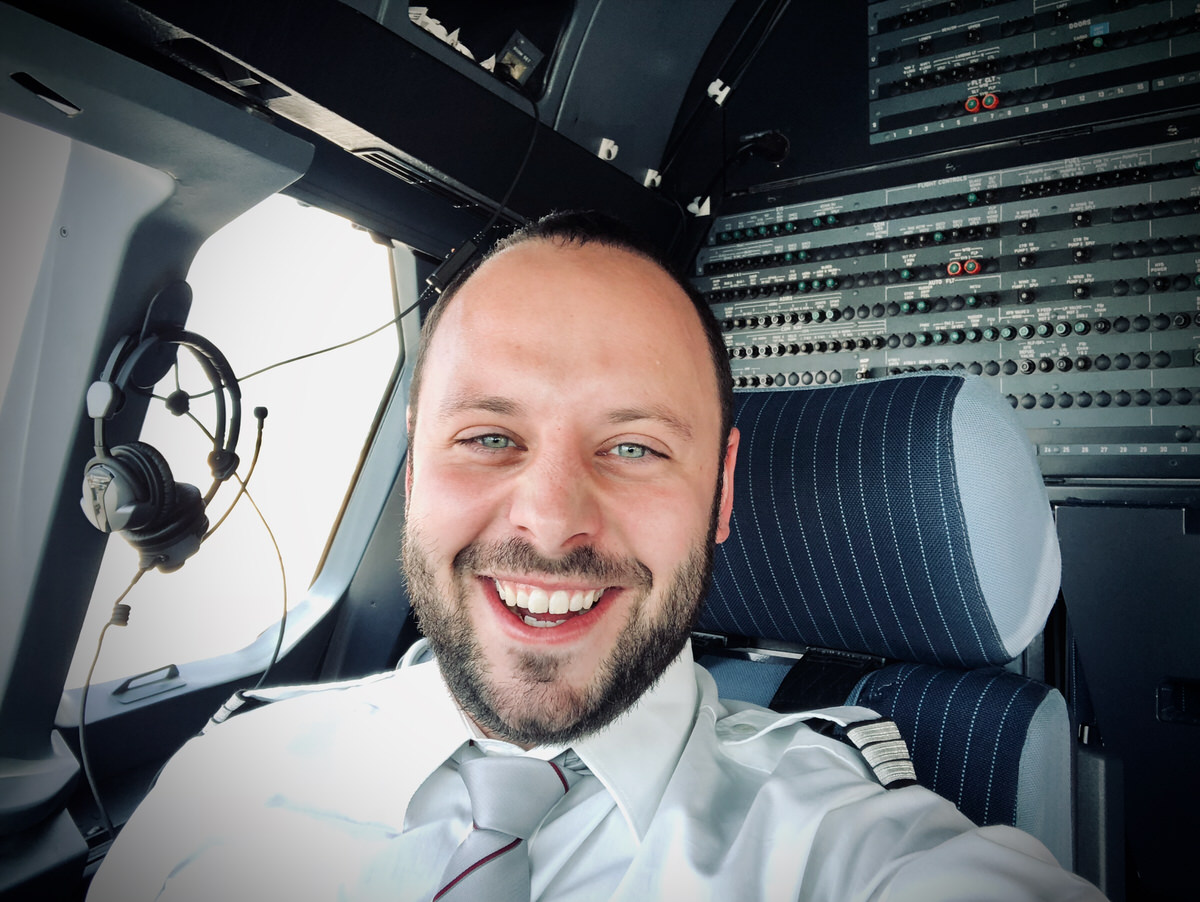 Julian Besken im Cockpit